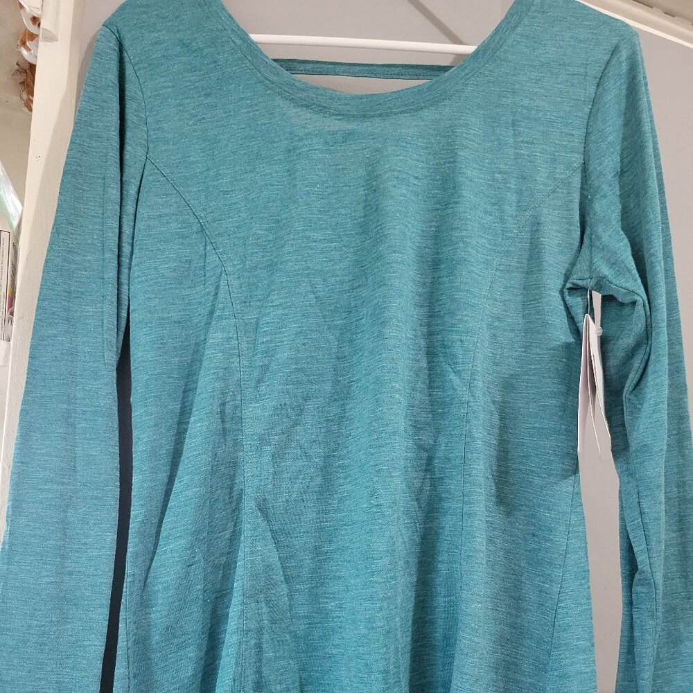 Women's active top